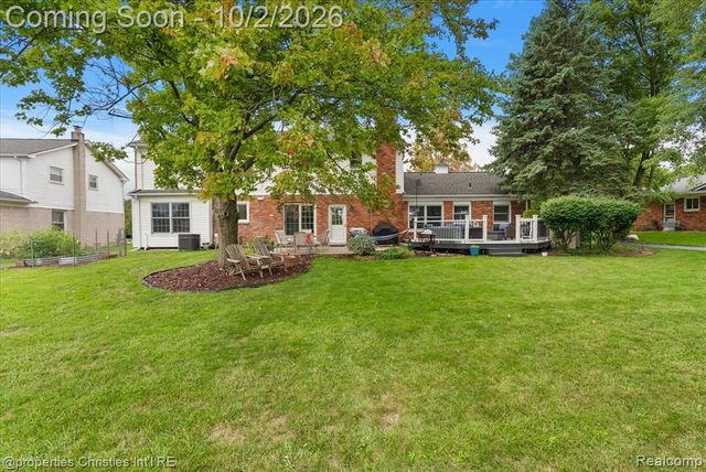 36342 Old Homestead Drive, Farmington Hills, MI 48335