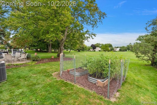 36342 Old Homestead Drive, Farmington Hills, MI 48335