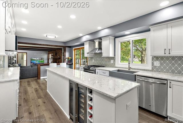 36342 Old Homestead Drive, Farmington Hills, MI 48335