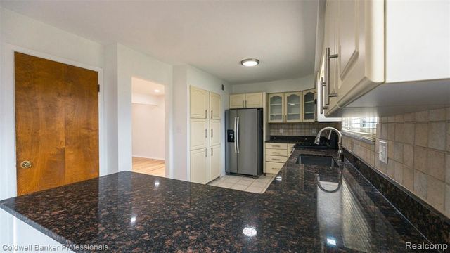 20240 Wildhern Street, Southfield, MI 48076