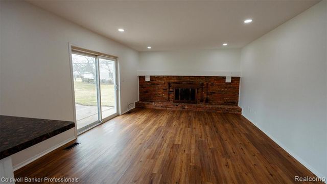 20240 Wildhern Street, Southfield, MI 48076