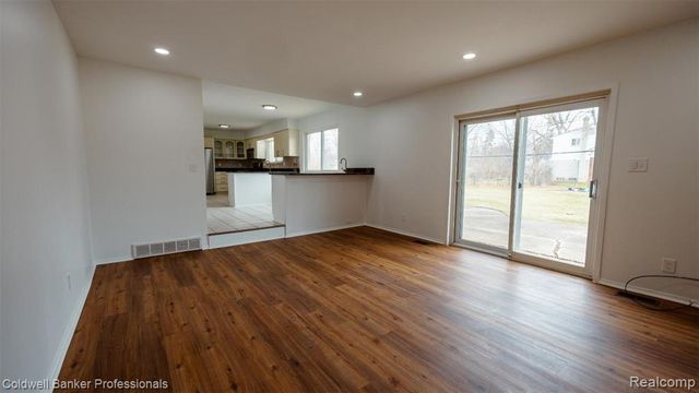 20240 Wildhern Street, Southfield, MI 48076