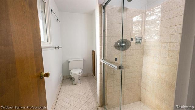 20240 Wildhern Street, Southfield, MI 48076