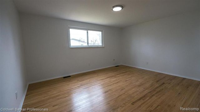 20240 Wildhern Street, Southfield, MI 48076