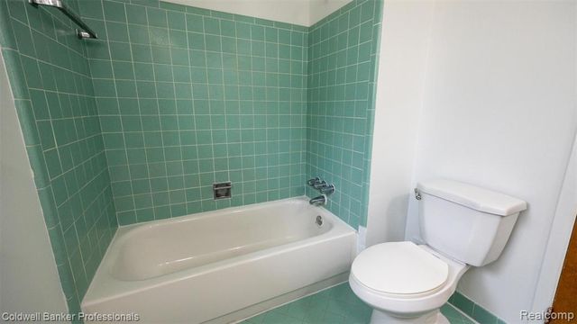 20240 Wildhern Street, Southfield, MI 48076