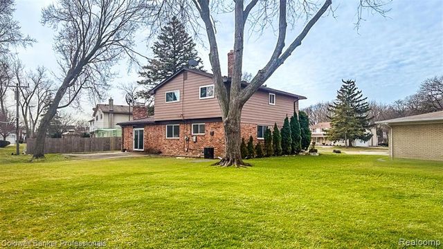 20240 Wildhern Street, Southfield, MI 48076