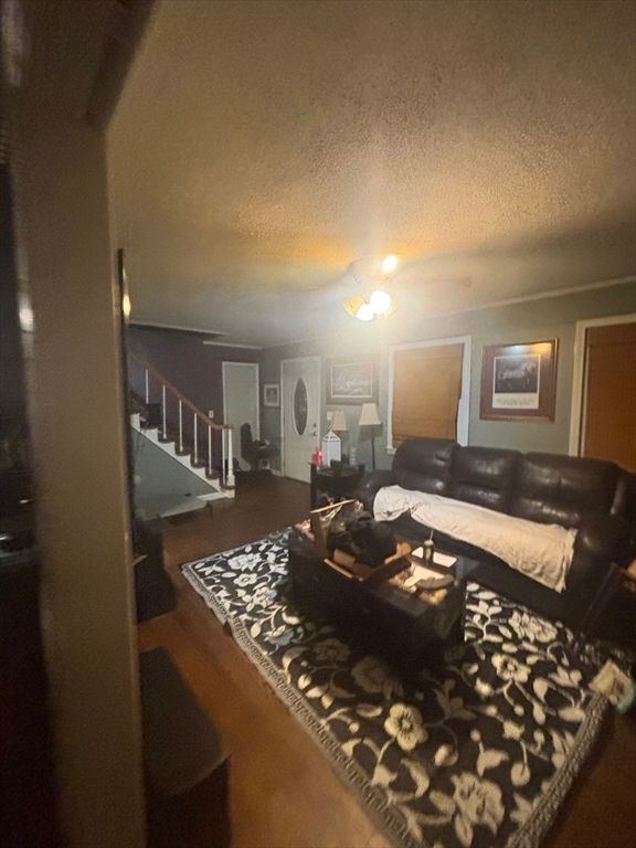 1 Dover Rd, South Hadley, MA 01075