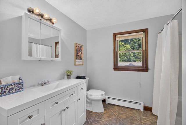 240 Taylor St, Littleton, MA 01460