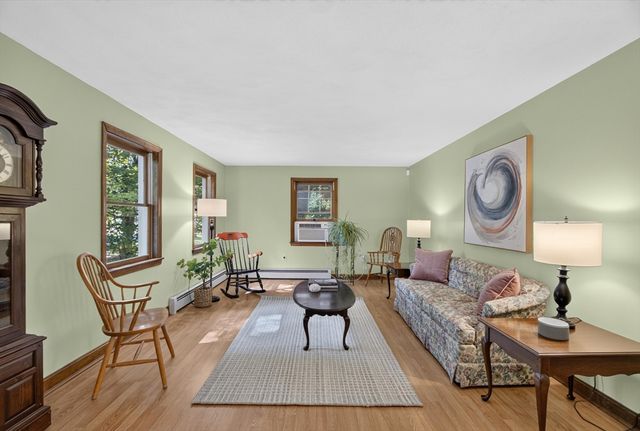 240 Taylor St, Littleton, MA 01460