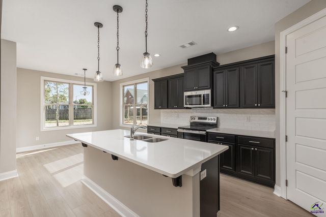 205 Farmland Circle, Perry, GA 31069