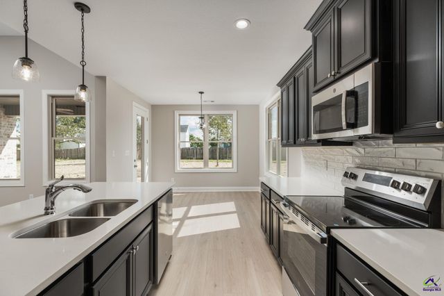 205 Farmland Circle, Perry, GA 31069