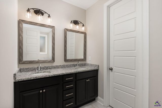 205 Farmland Circle, Perry, GA 31069