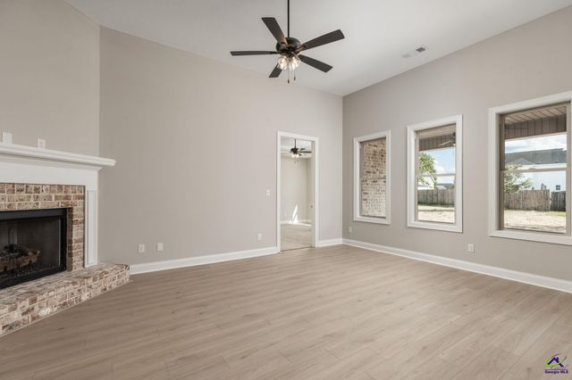 205 Farmland Circle, Perry, GA 31069