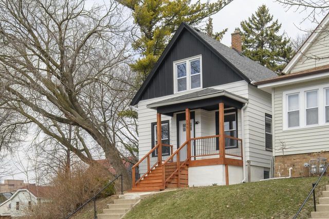 300 E Rosedale AVENUE, Milwaukee, WI 53207