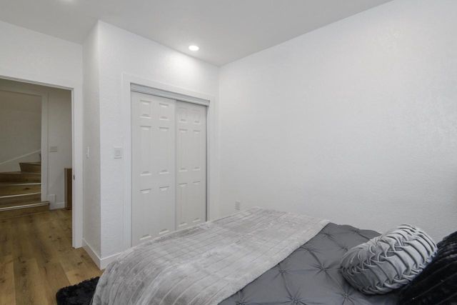 300 E Rosedale AVENUE, Milwaukee, WI 53207