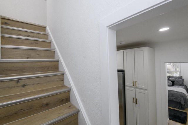 300 E Rosedale AVENUE, Milwaukee, WI 53207