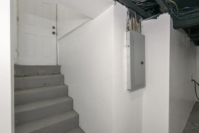 300 E Rosedale AVENUE, Milwaukee, WI 53207