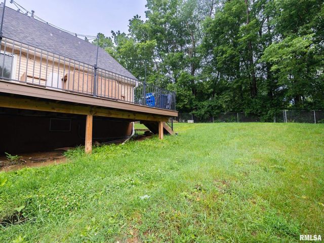 2424 MAYWOOD Avenue, Pekin, IL 61554