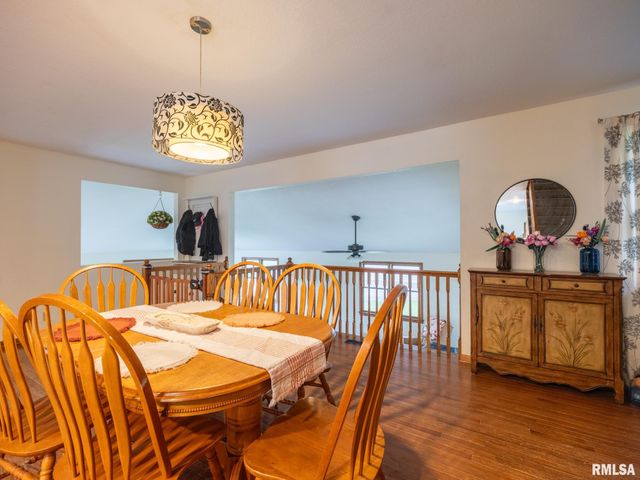 2424 MAYWOOD Avenue, Pekin, IL 61554