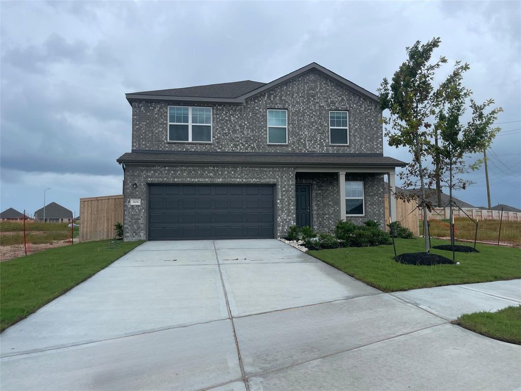 3106 Tanzanite Chase Drive, Angleton, TX 77515