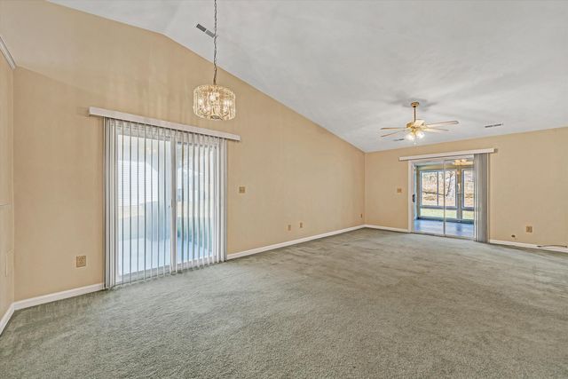 7246 Cherry Blossom CIR, Roanoke, VA 24019