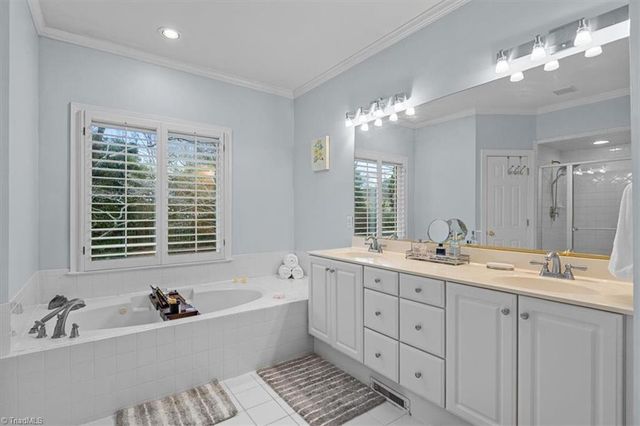 14 Checkerberry Square, Greensboro, NC 27455
