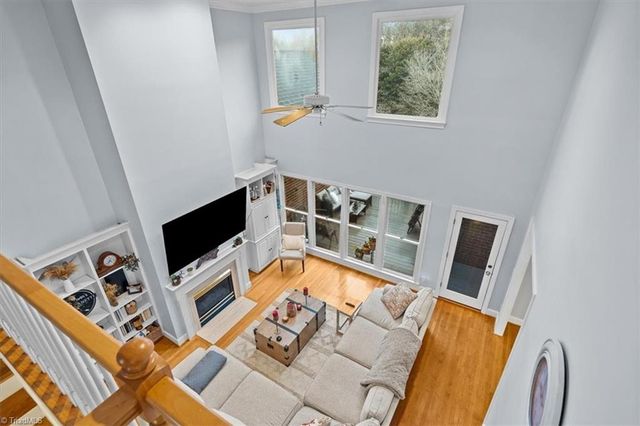 14 Checkerberry Square, Greensboro, NC 27455