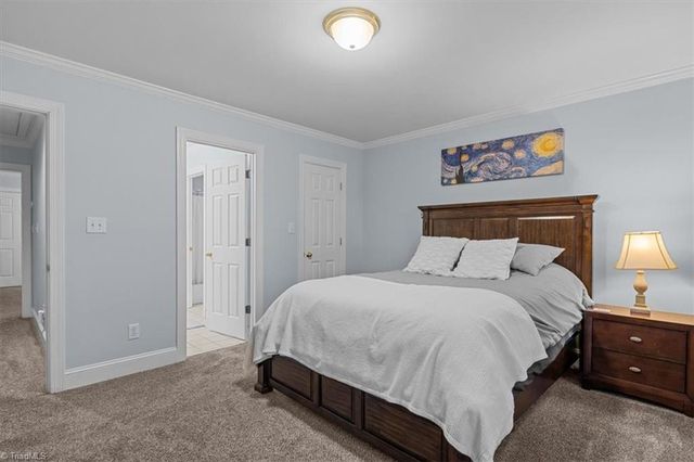 14 Checkerberry Square, Greensboro, NC 27455