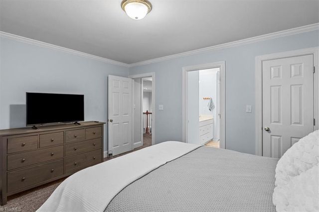 14 Checkerberry Square, Greensboro, NC 27455
