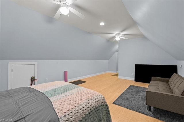 14 Checkerberry Square, Greensboro, NC 27455