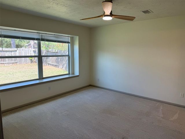 11922 Lois Lane Drive, Pinehurst, TX 77362