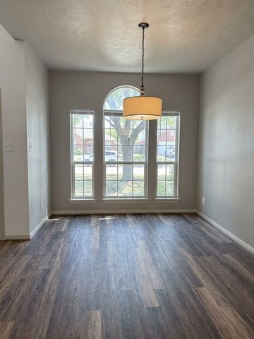 11922 Lois Lane Drive, Pinehurst, TX 77362
