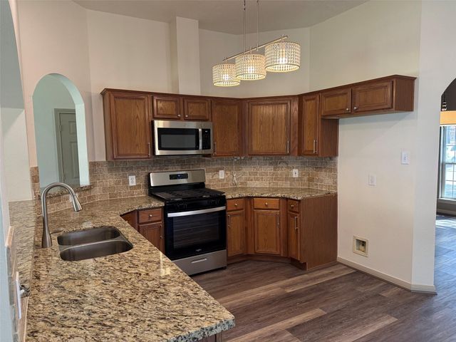 11922 Lois Lane Drive, Pinehurst, TX 77362