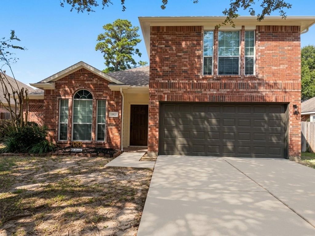 11922 Lois Lane Drive, Pinehurst, TX 77362