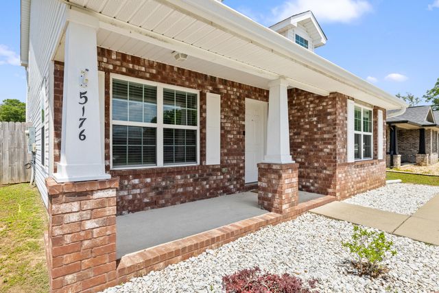 5176 Carmell Ridge Circle, Milton, FL 32570