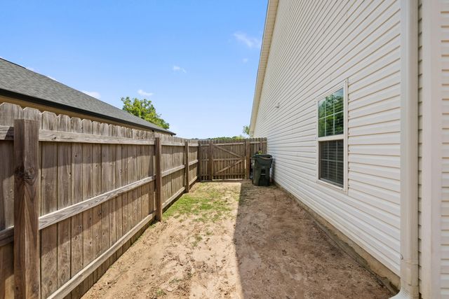 5176 Carmell Ridge Circle, Milton, FL 32570