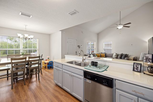 5176 Carmell Ridge Circle, Milton, FL 32570