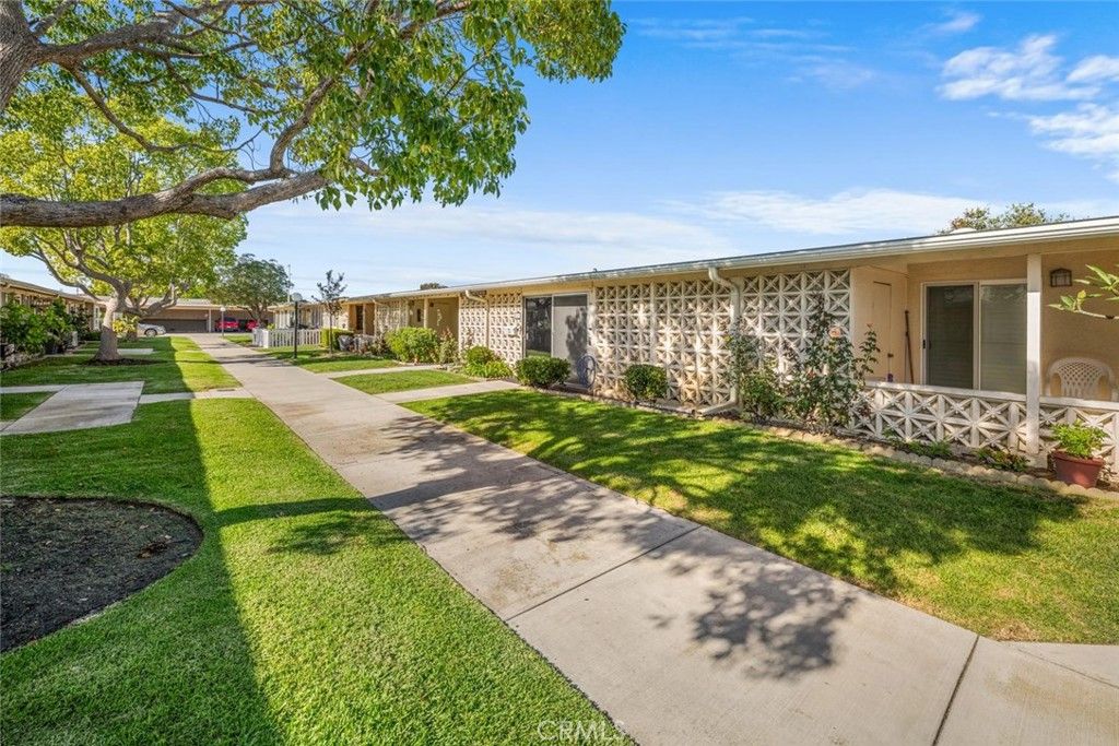 1280 Knollwood Road 40B, Seal Beach, CA 90740 — photo 2