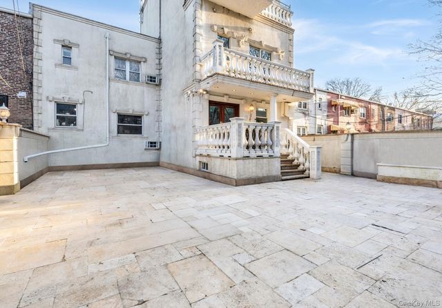 2042 26th Street, Astoria, NY 11105