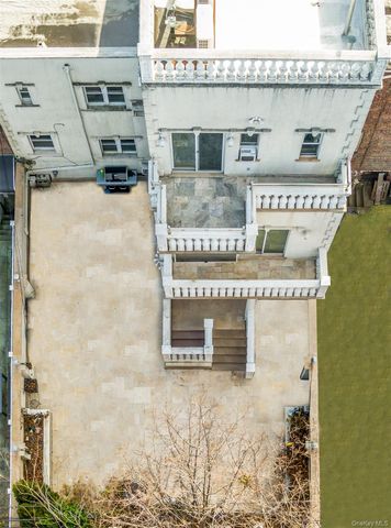 2042 26th Street, Astoria, NY 11105