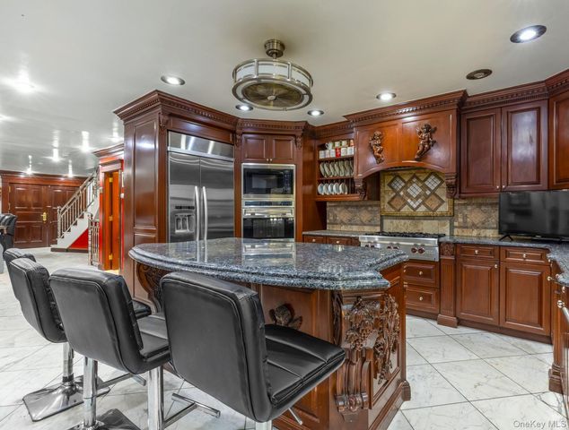 2042 26th Street, Astoria, NY 11105