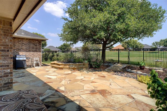 10009 Southpoint Court, Denton, TX 76207