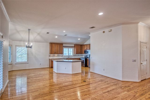 10009 Southpoint Court, Denton, TX 76207