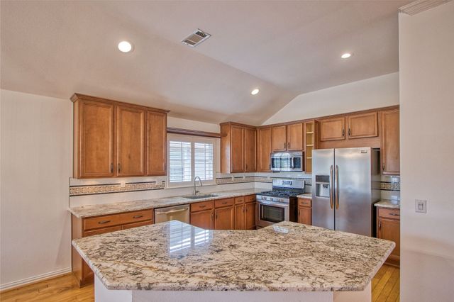 10009 Southpoint Court, Denton, TX 76207