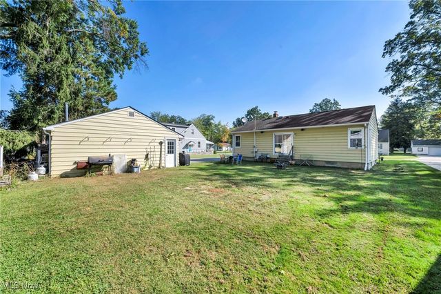 250 Vineyard Road, Avon Lake, OH 44012