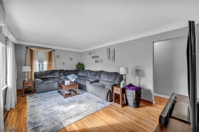 250 Vineyard Road, Avon Lake, OH 44012