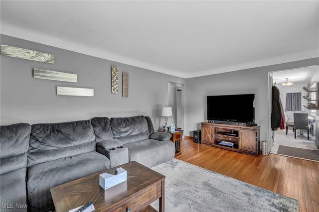 250 Vineyard Road, Avon Lake, OH 44012