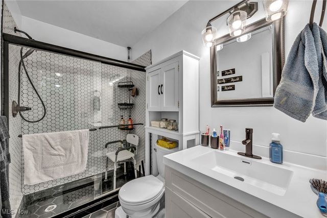 250 Vineyard Road, Avon Lake, OH 44012