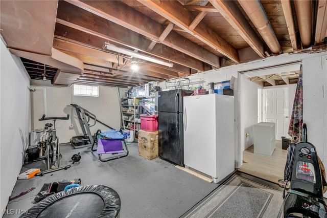 250 Vineyard Road, Avon Lake, OH 44012