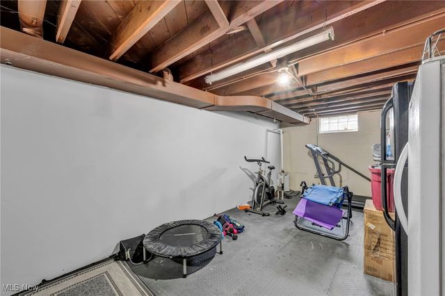 250 Vineyard Road, Avon Lake, OH 44012